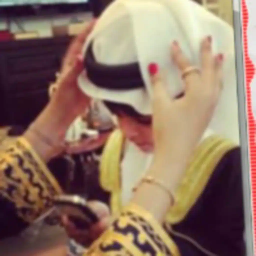 امي تاج راسي والبشر