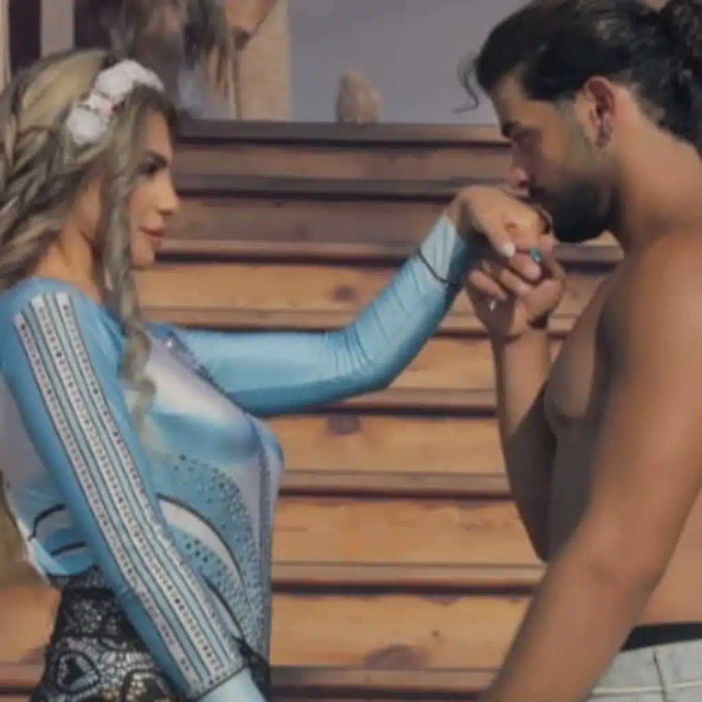 حزار شو- انا هلق مشهورة