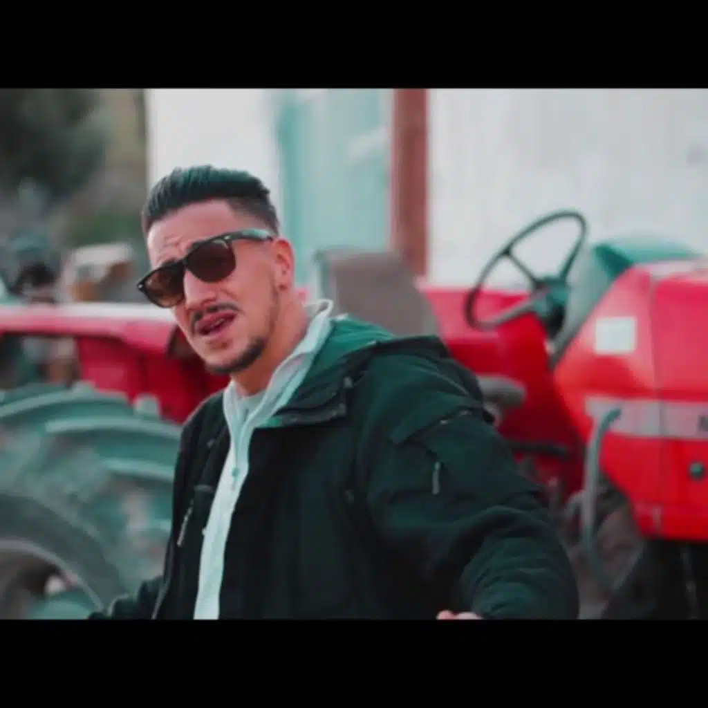 ولد الكرية و ام سي سنايك