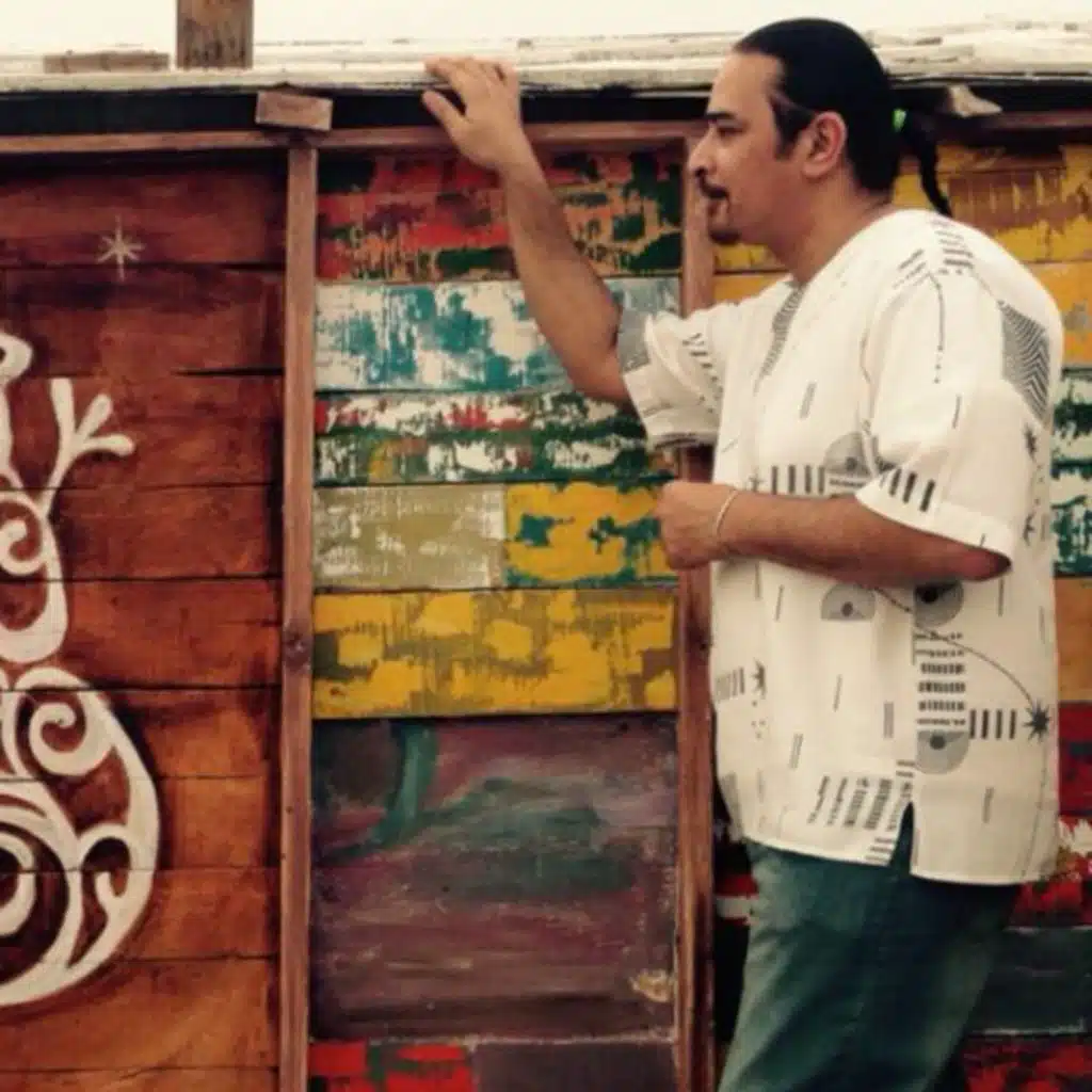 مابين الغربه