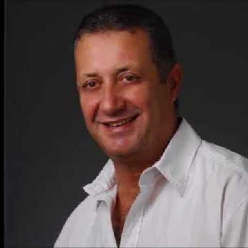 ميلاد الغريب