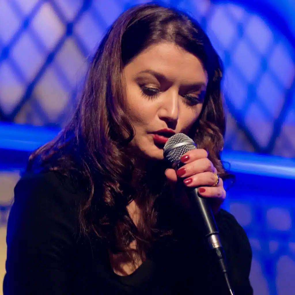 Não há fado sem saudade (live version)