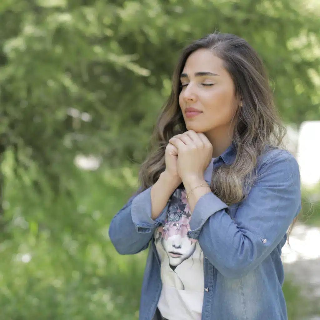 السلام عليك يا أطهر القلوب - في ظل حمايتك