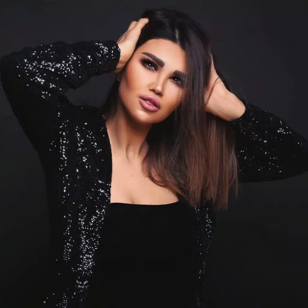 للعن عشرتهم