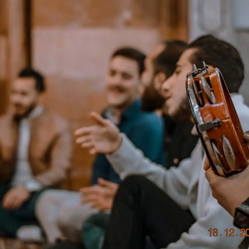 دعونا نناجي