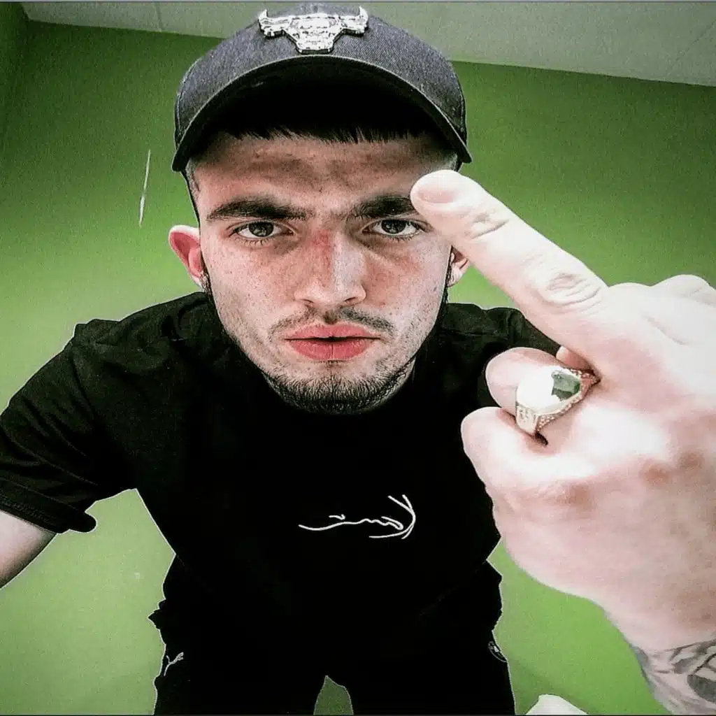 REALIDADES (feat. Sobe)