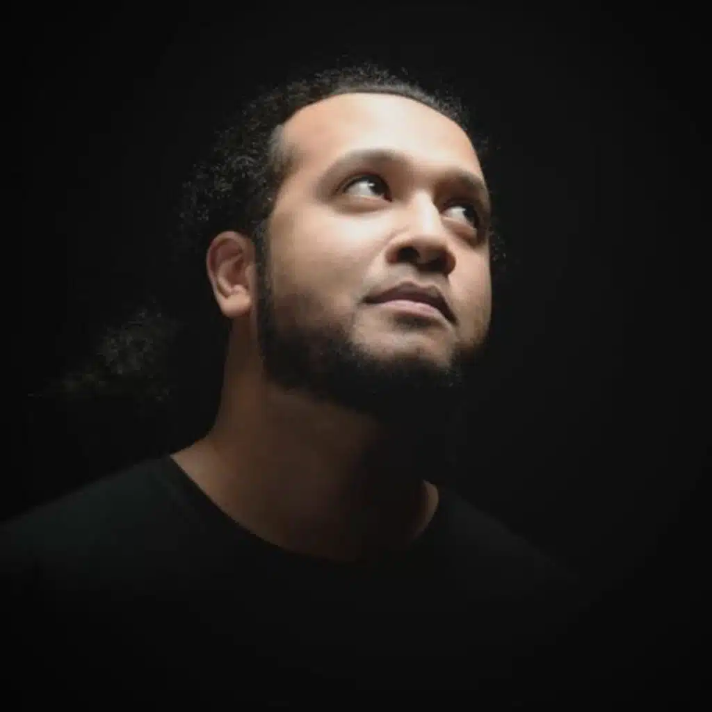 Elmeraya vs. Stranger In Moscow