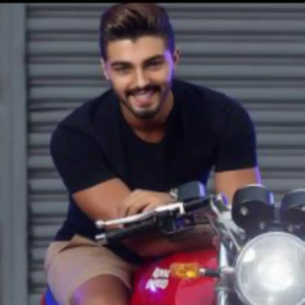 في بالي عايش