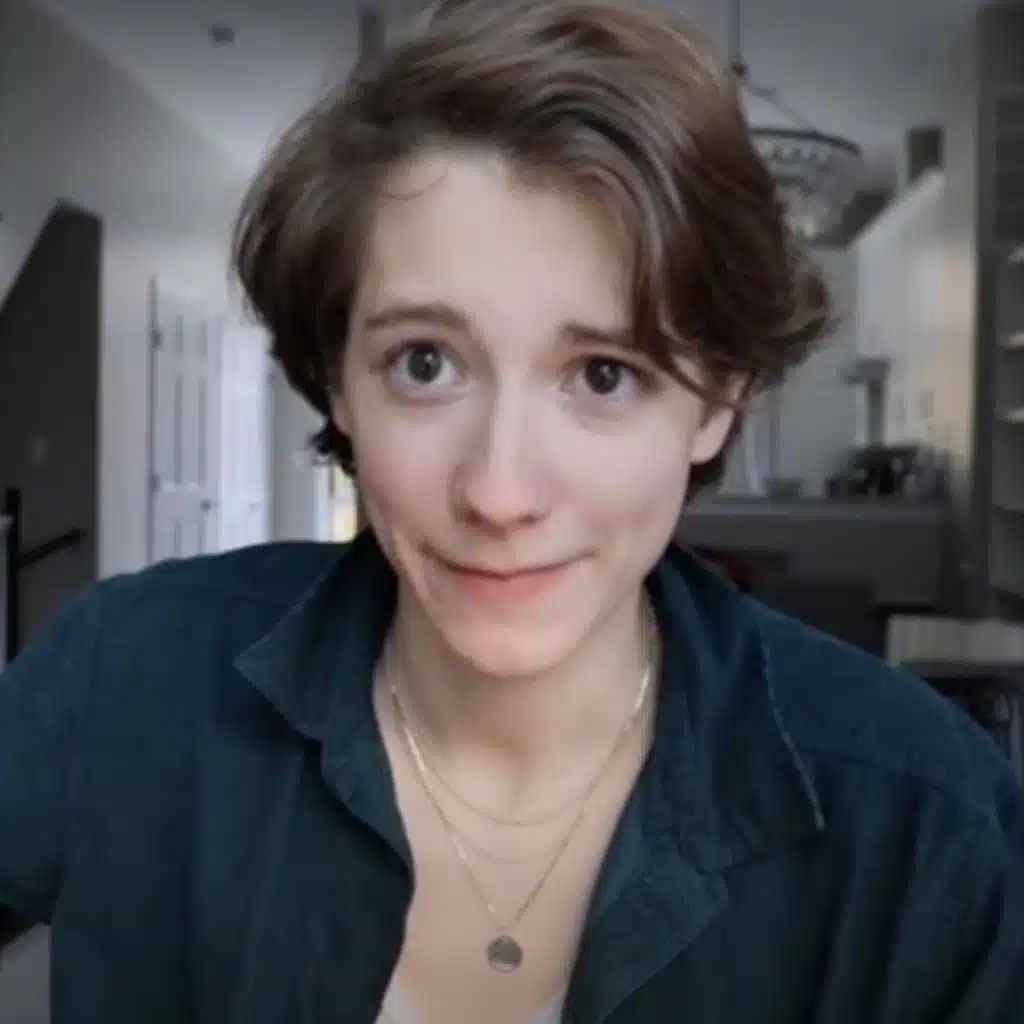 #881 -  From Trans to Detrans: Daisy Chadra