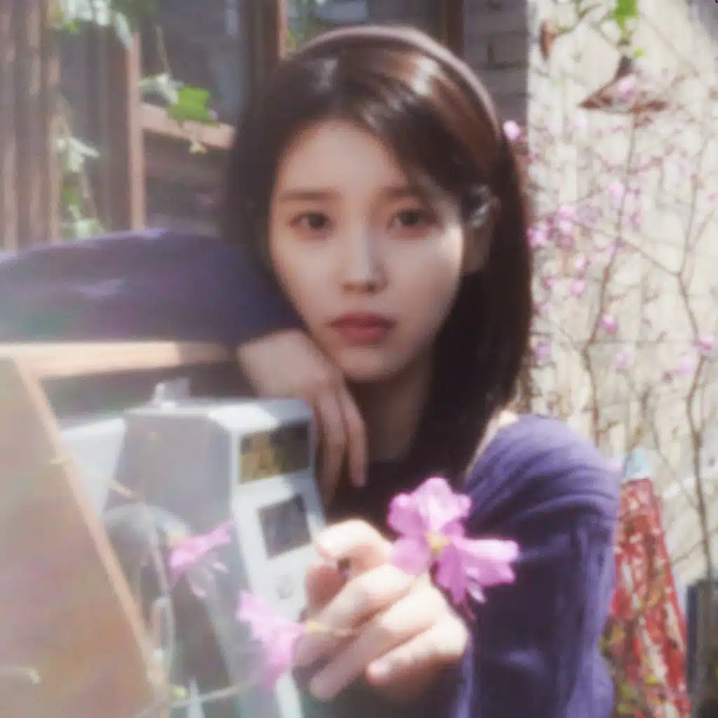 IU