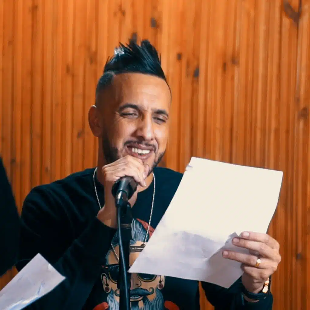 لعيشه بلا بيك صامتة