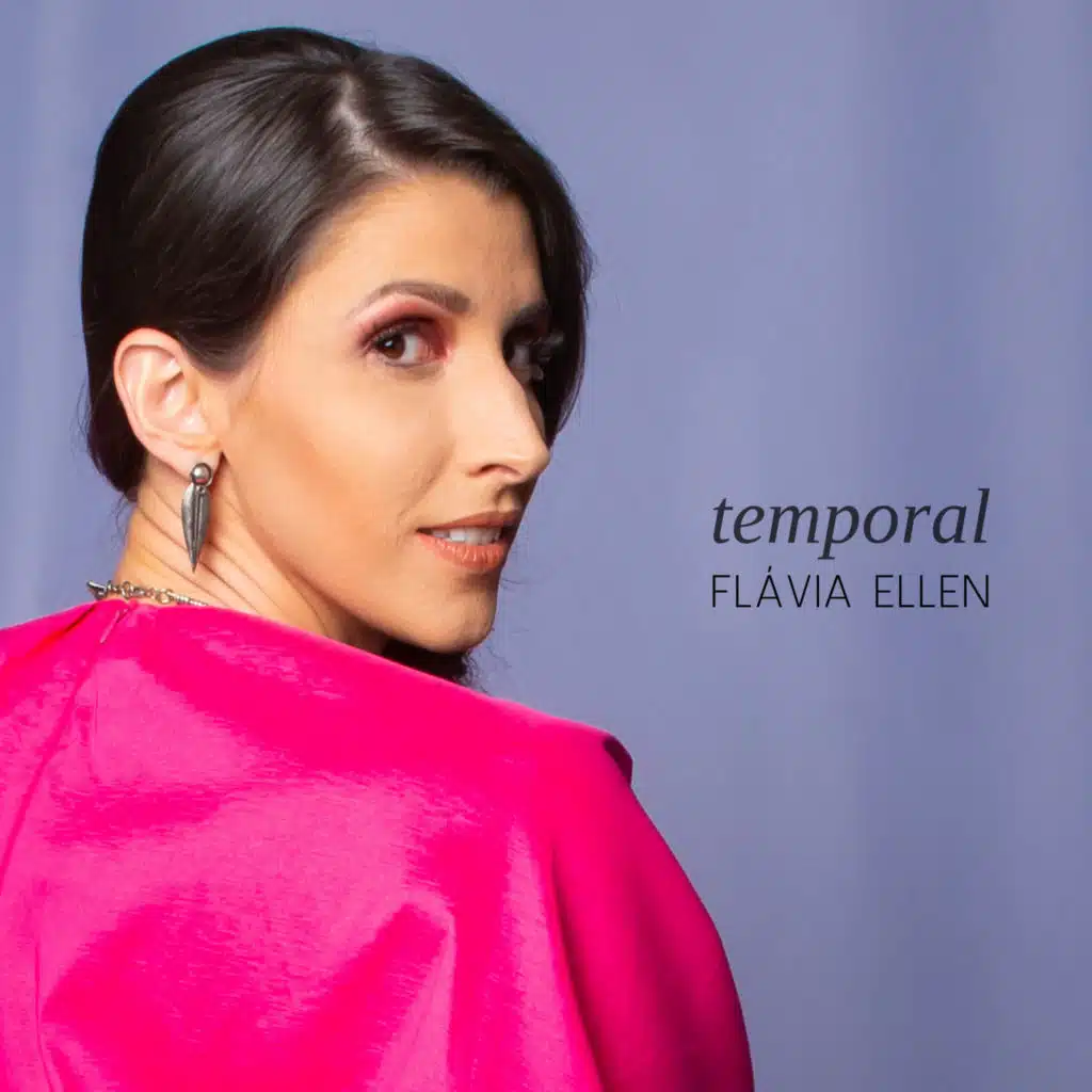 Flávia Ellen