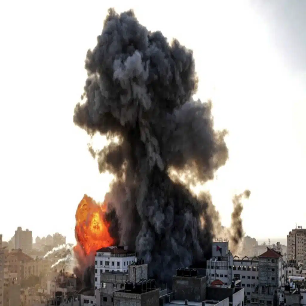 الجيش الإسرائيليي يحتشد علي مشارف غزه ومخاوف من حرب شامله 