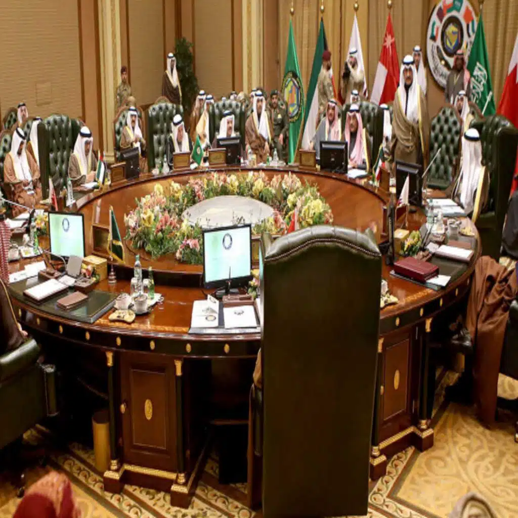  حل الأزمة الخليجية يسيطر على قمة مجلس التعاون في السعودية