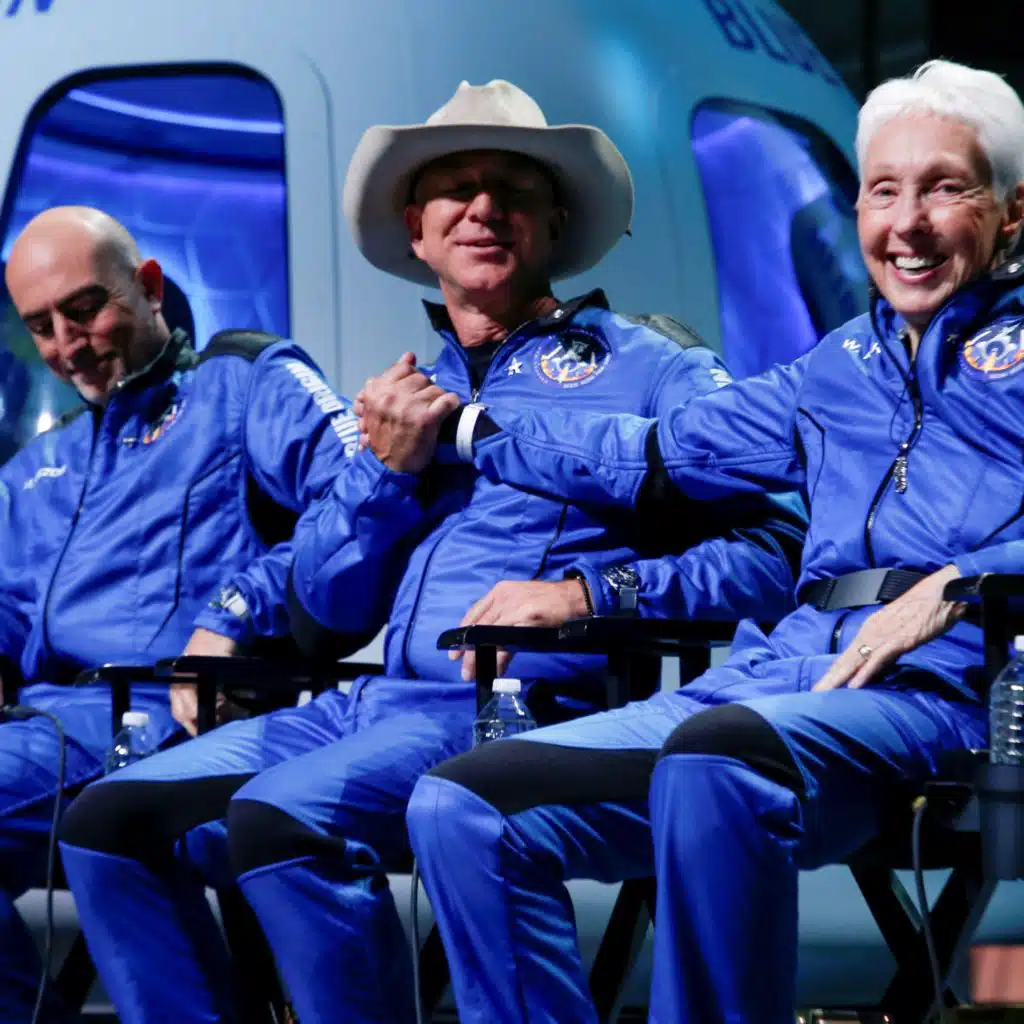 Jeff Bezos' Blue Origin files lawsuit against NASA (18.08.21)