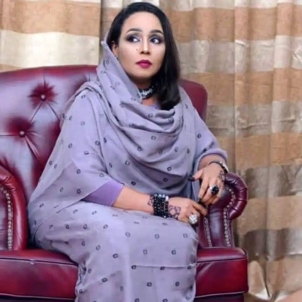 خلي النقوم الباوقا