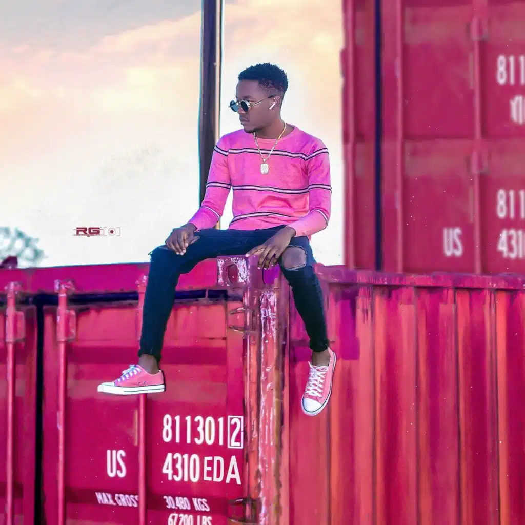 Vida Louca (feat. Guiras kp)