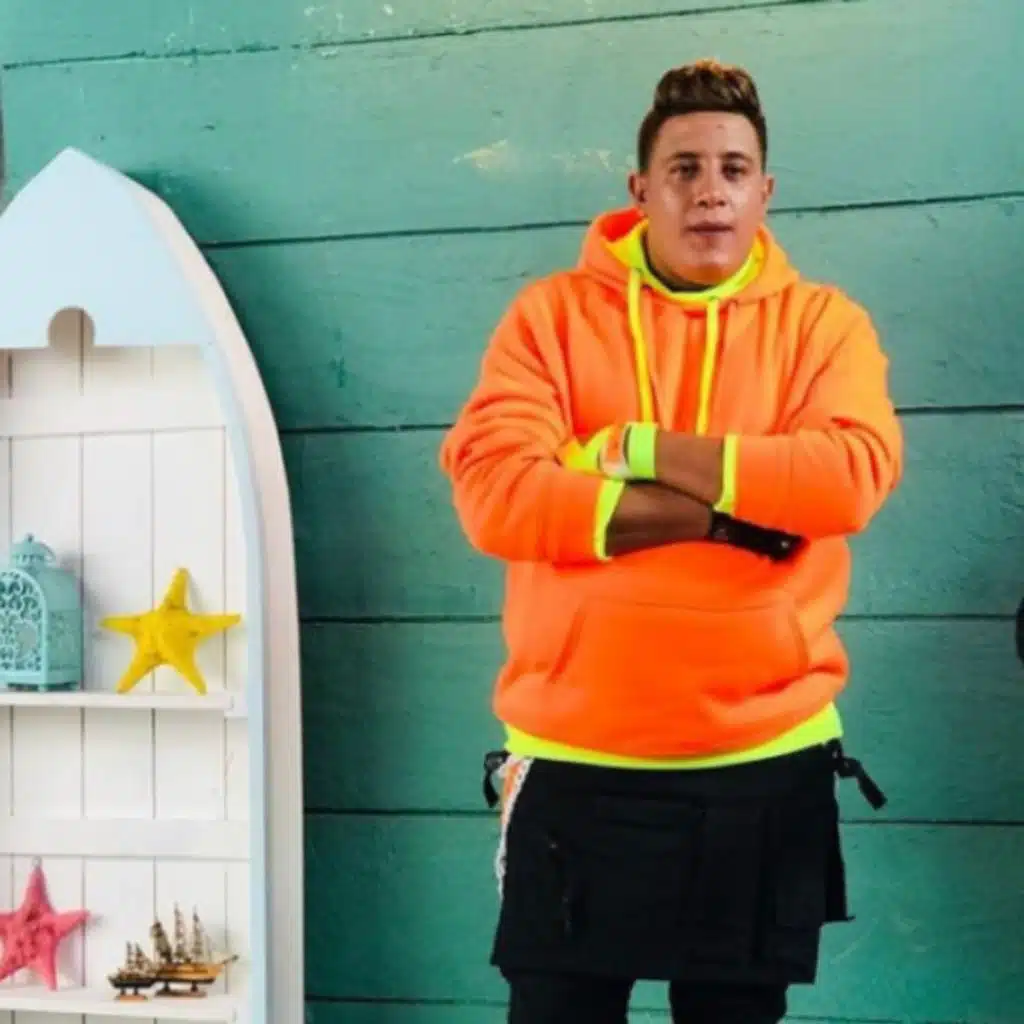 مولود مع العفاريت