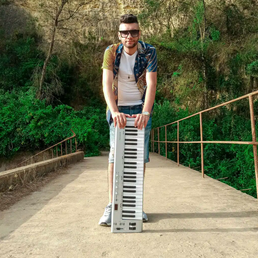 نتي عشقك ميشرفنيش (feat. Cheb Foudil)