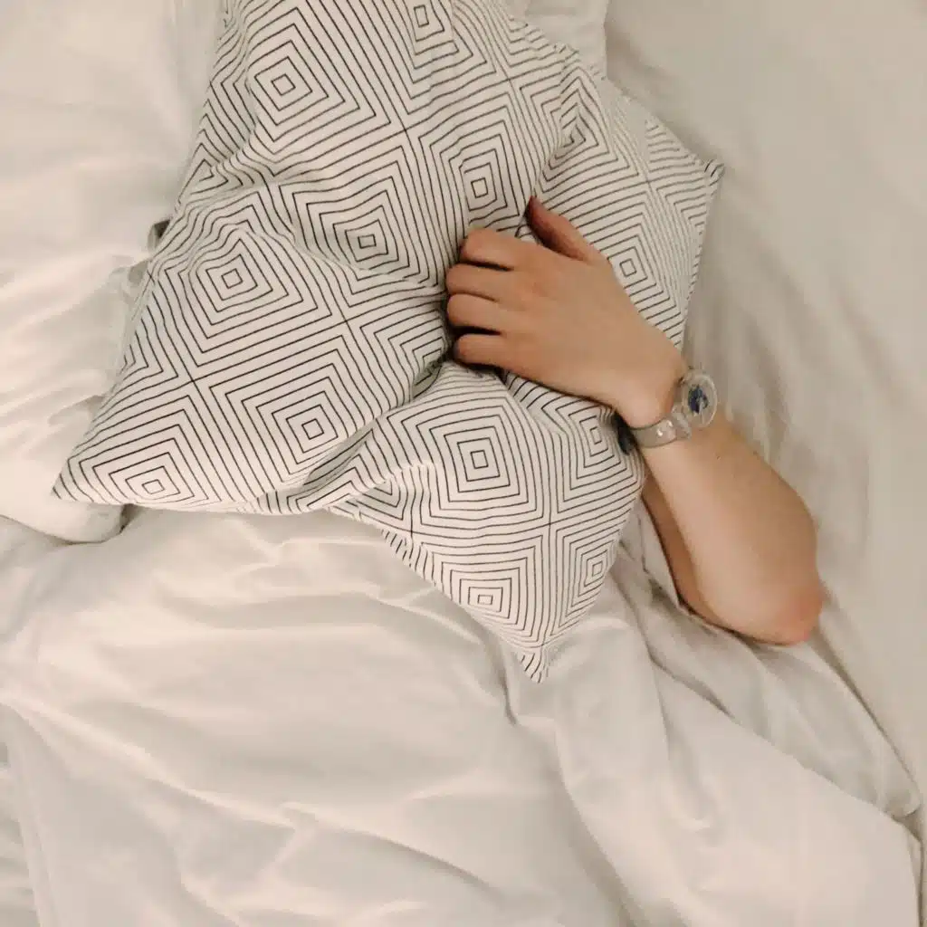 Crative Way to Get Deep Sleep by Soft Humming Noise (Loopable)