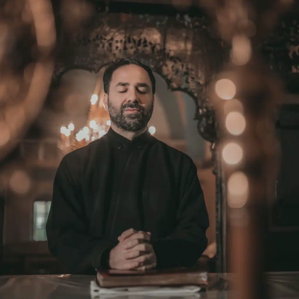 أَنِرْ عَينَيَّ أيُّها المسيحُ الإلهُ