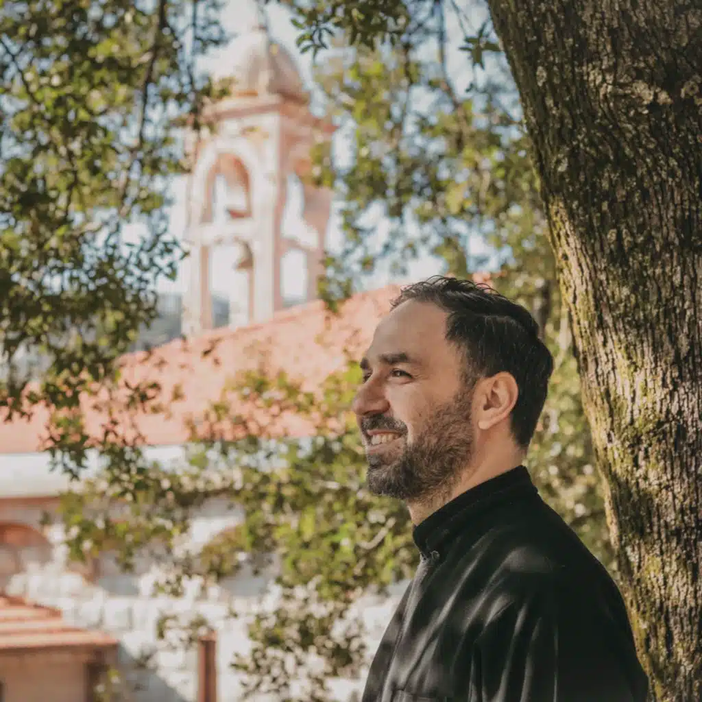 إن الملاك هتف