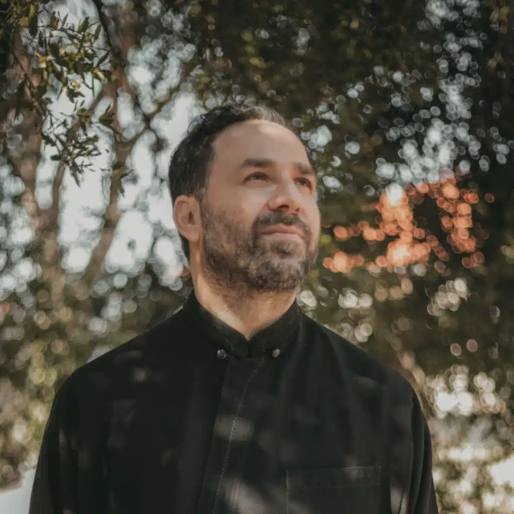 إن العليا والأرض