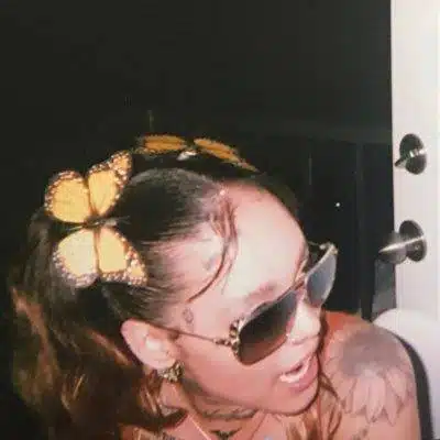 SuziWithAnUzi