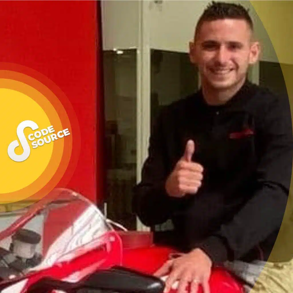 Paraplégique après un terrible accident de moto, Kévin pilote à nouveau