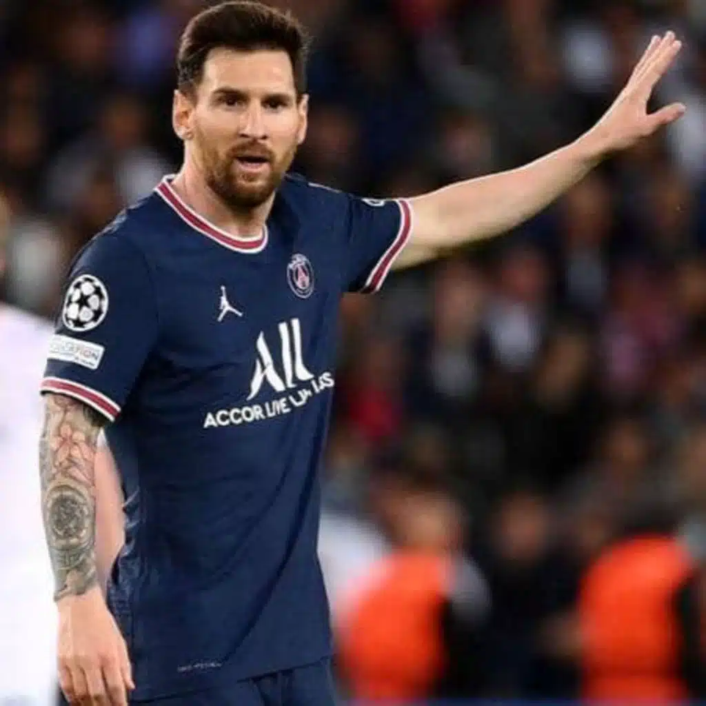 الرد على برشلونة قوي بدون ميسي و ميسي في سياحة في باريس عكس الارجنتين