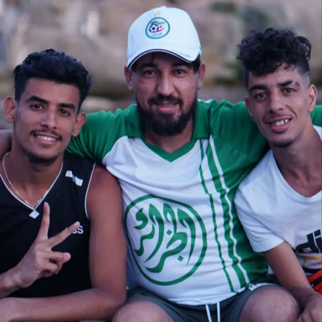 Min Ana Machi Chbab (feat. Kader Tirigo)