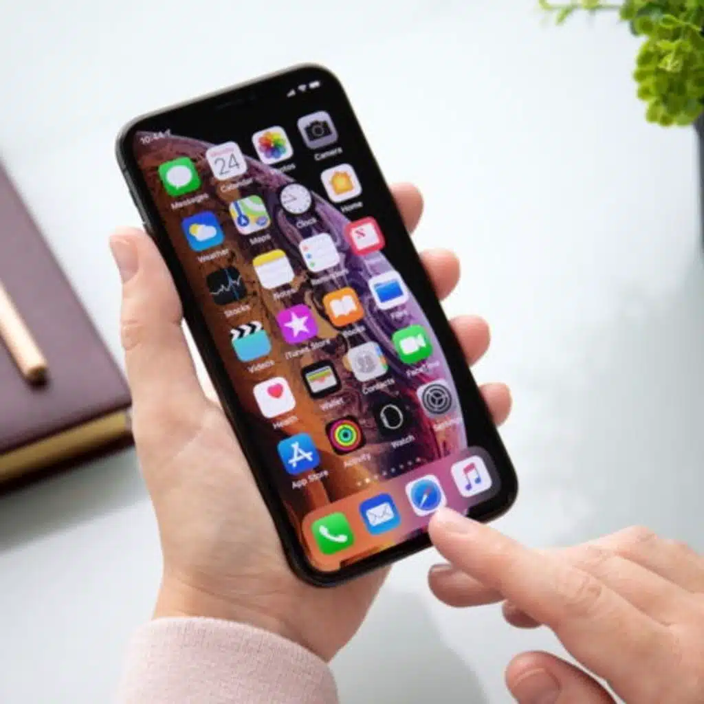 Apple Working On In-Display Fingerprint Sensor for iPhone 13 (01.02.21)
