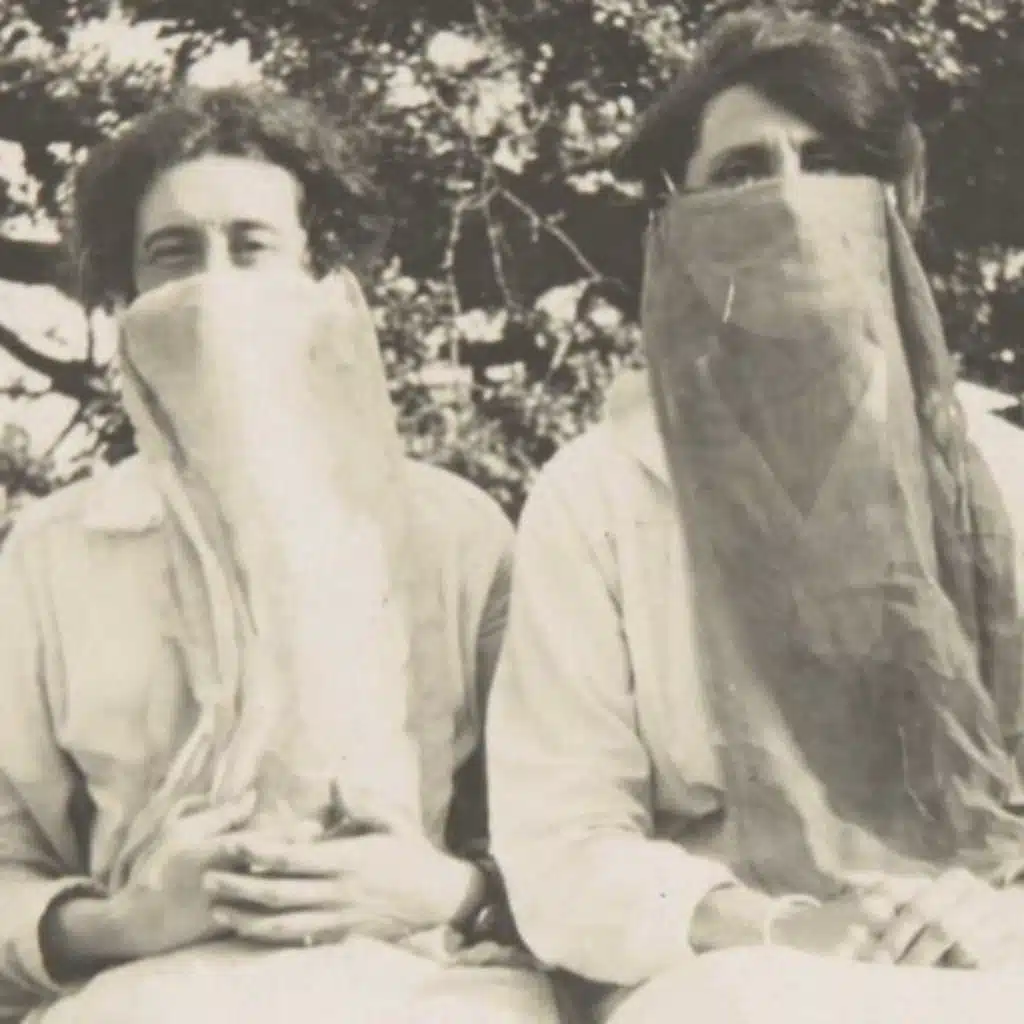 54 - 1918 (guest episode with Hannah Abrams and Gaby Mayer)