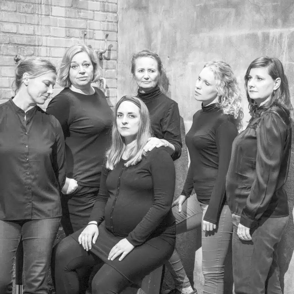 Farðu að sofa fyrir mig (feat. Katrina Petersen, Maria Kynne, Else Juutilainen, Tine Refsgaard, Elisabeth Vik & Kamilla Kovacs)
