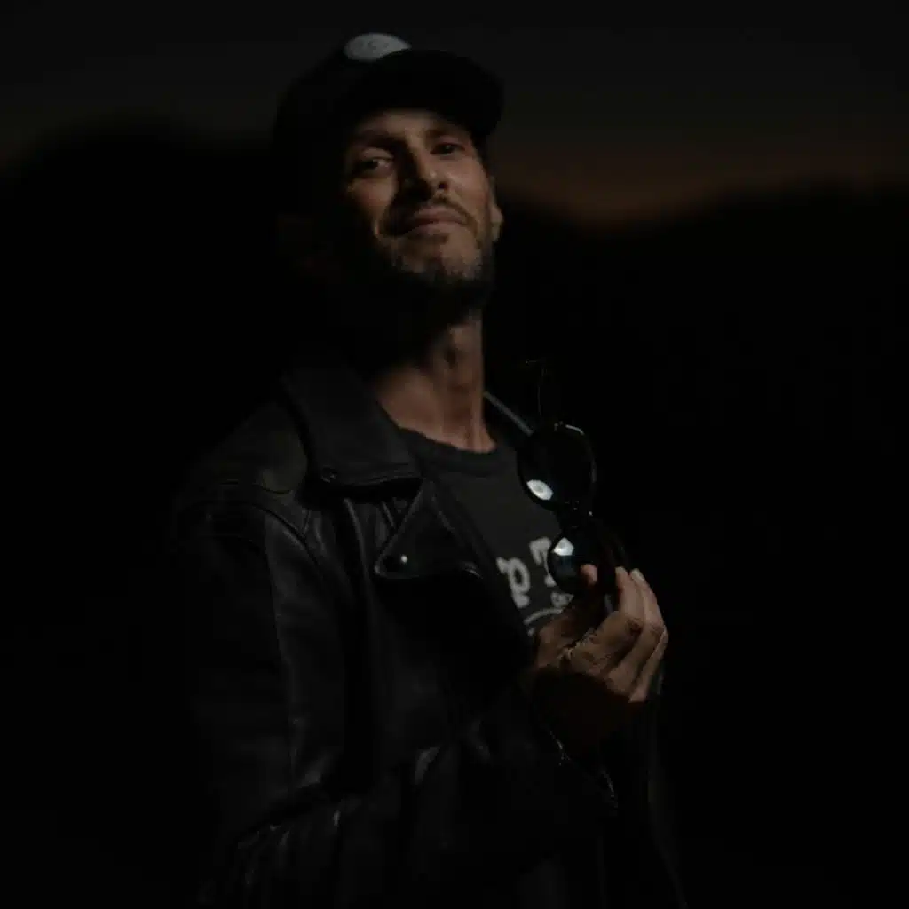 Tell Me Something Good: Someone brought a knife to the comedy show episode