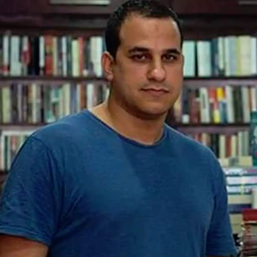 عشوائي (9) بالأسماء نكشف السر من يزور الكتب في مصر؟