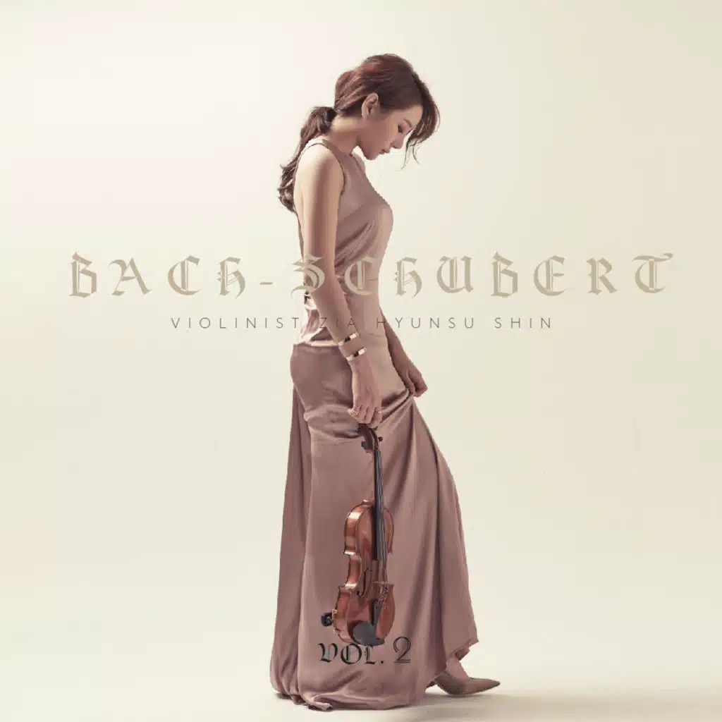 Zia Hyunsu Shin in Live