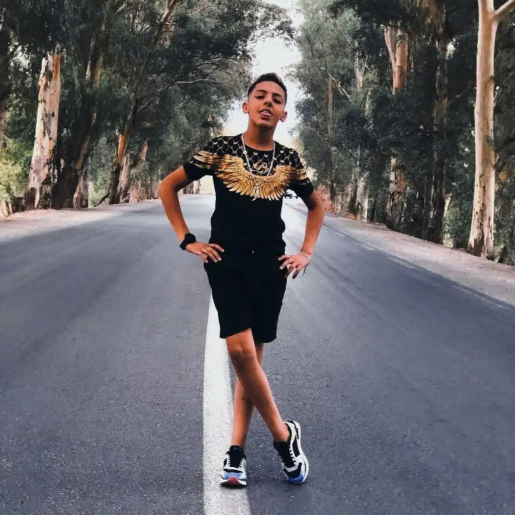 مديريش عليهم