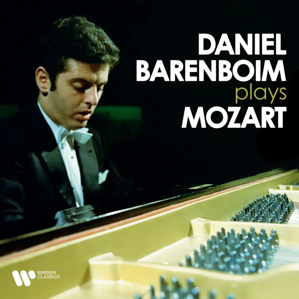 Daniel Barenboim Plays Mozart