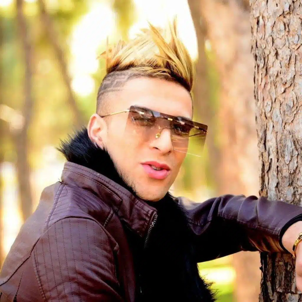 Kol Wahed Fi Hadah (feat. Mounir Recos)