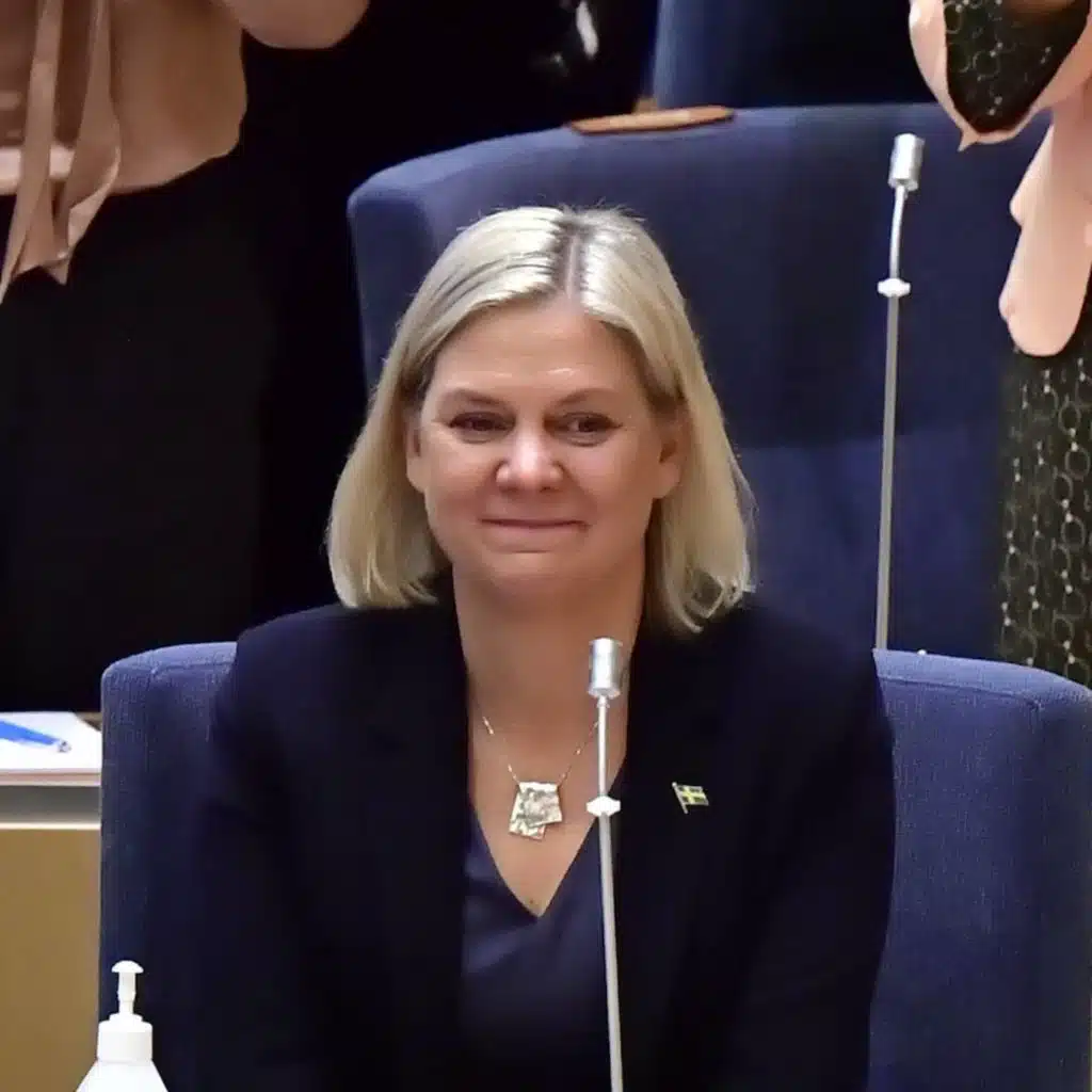 Magdalena Andersson elected PM again, Blekinge reintroduces Covid restrictions, tests for travellers from southern Africa, table tennis feat