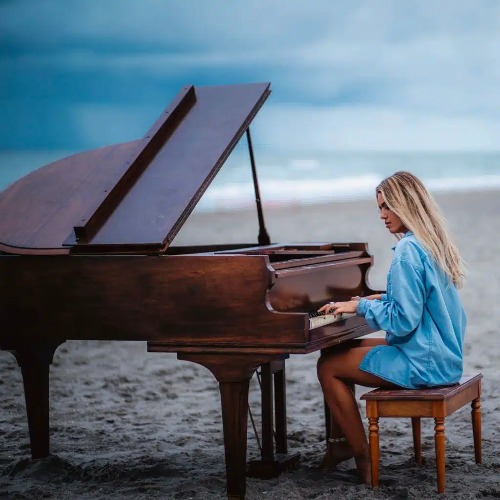 ELTON JOHN (feat. Brielle Aguila)