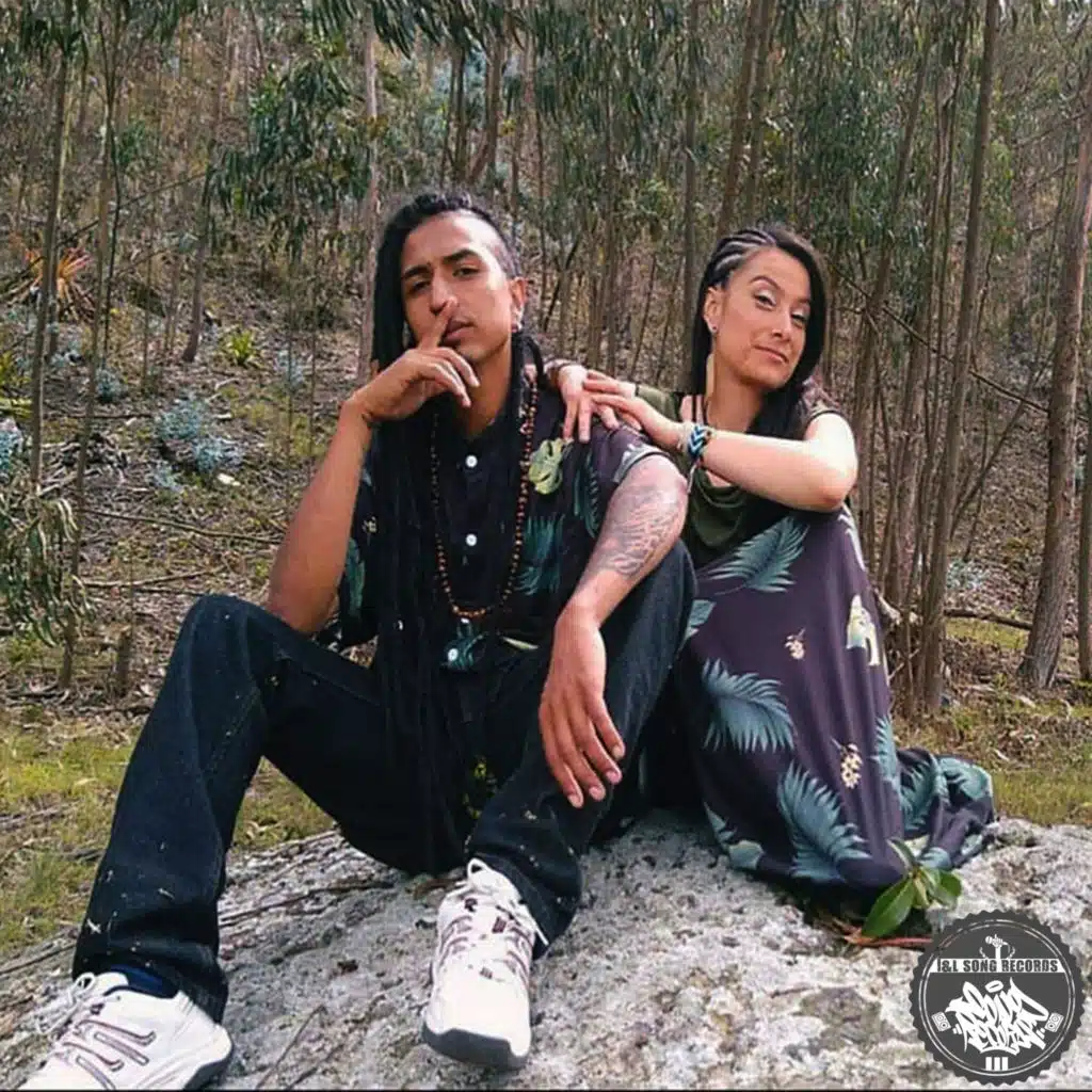 Creativa Indignación (feat. Alexia)