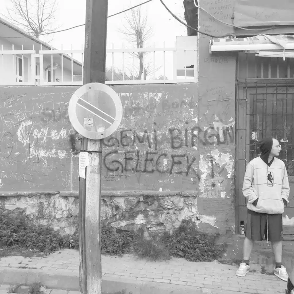 Bootleg 1 (feat. Rapozof, Allame, Ados, No.1 & Sahtiyan)