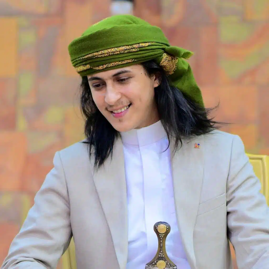 الأخ يبقى والمصالح في زوال