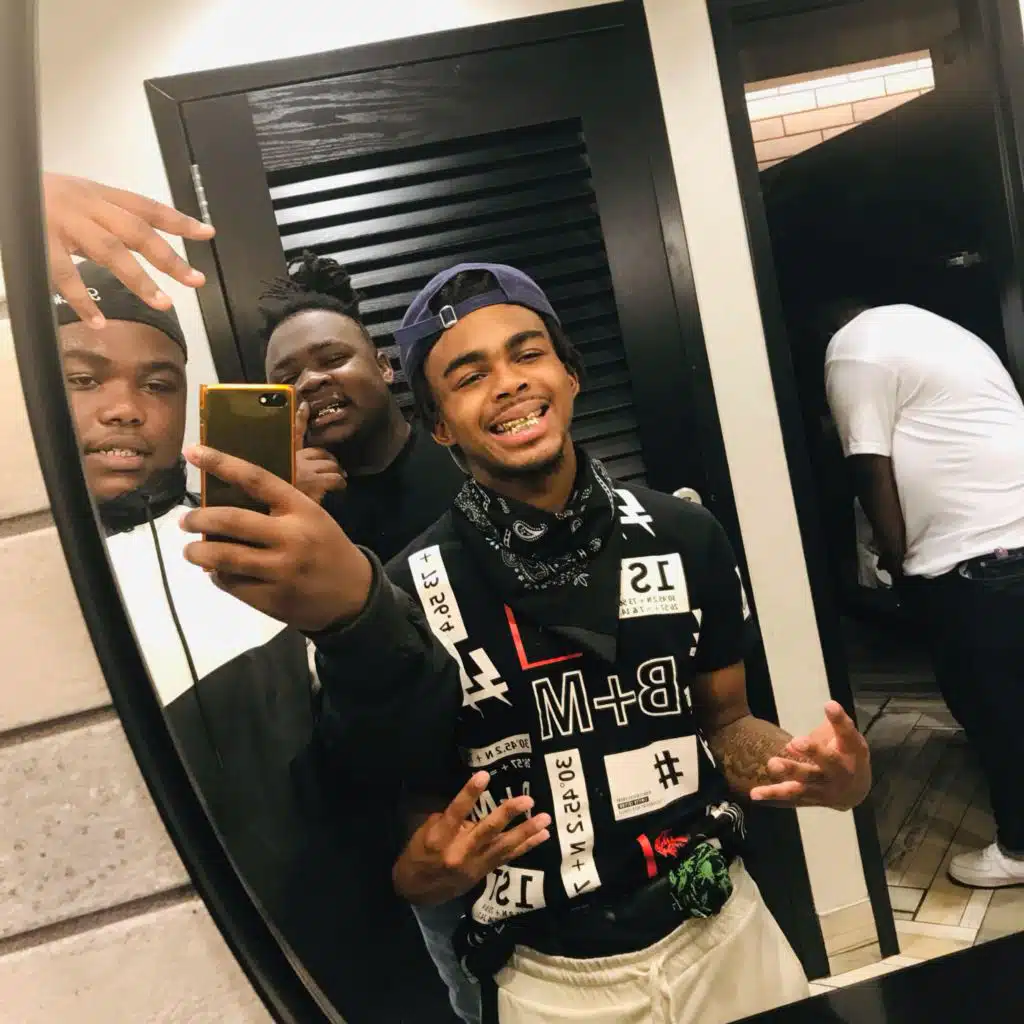 Bogus (feat. 2ark Prince)