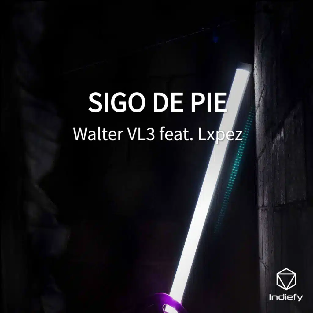 SIGO DE PIE (feat. LXPEZ)