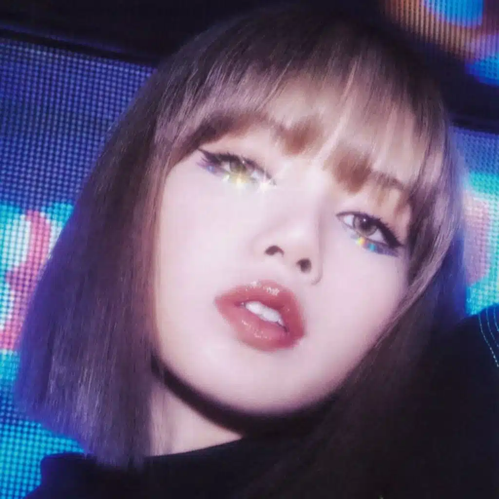 Lisa đạt thành tích “vàng” ngày thần tài, Rosé và BLACKPINK cũng phải chịu thua