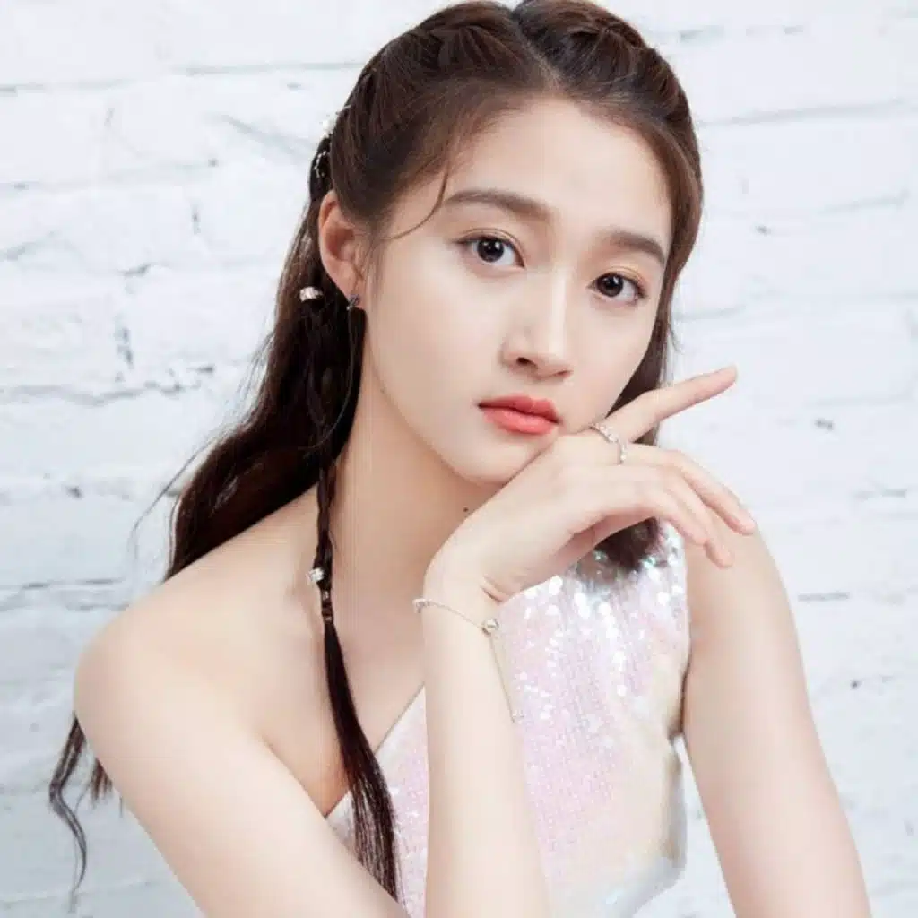 Quan Hiểu Đồng để lộ chi tiết yêu sâu đậm Lộc Hàm sau nghi vấn đính hôn?