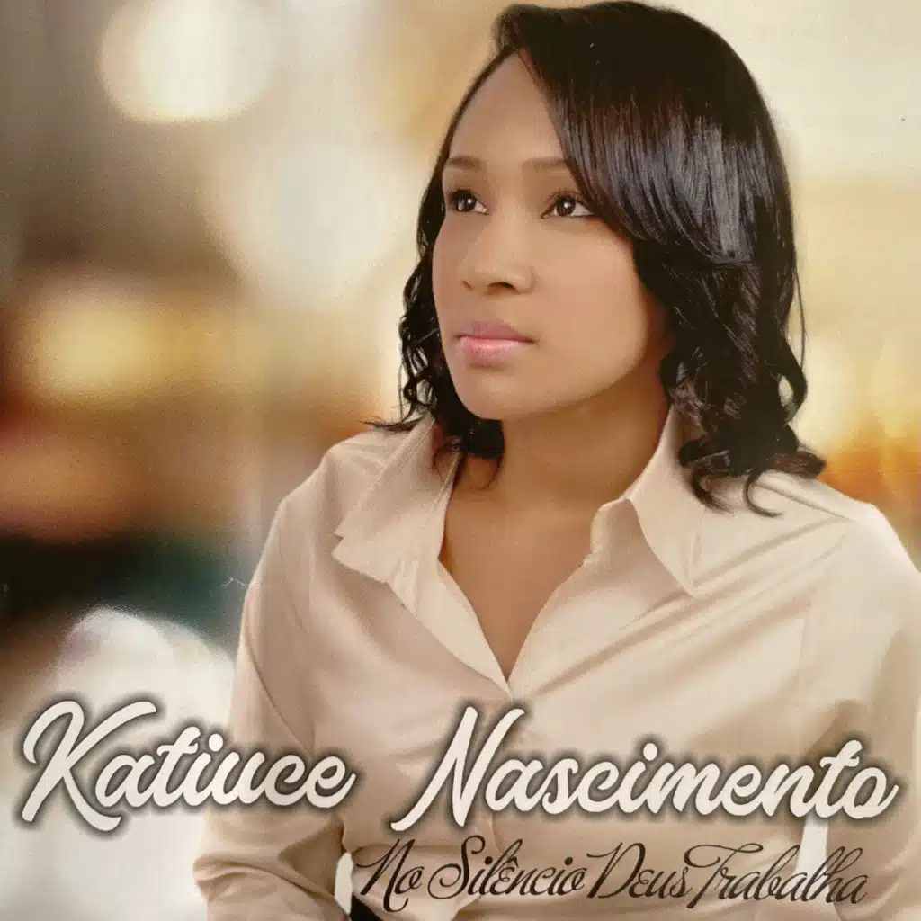 No Silêncio Deus Trabalha